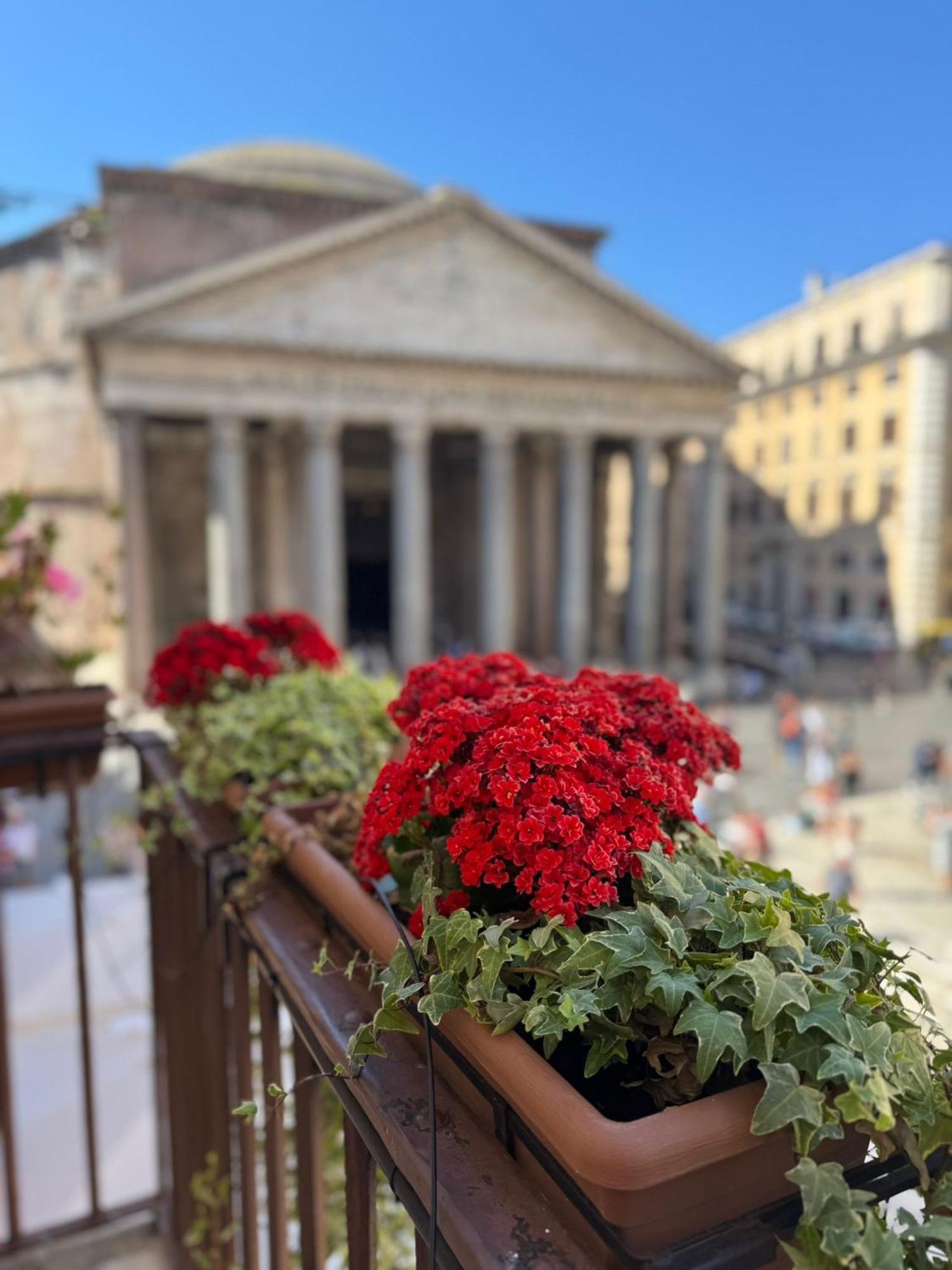 Pantheon Balcony Morgana Apartahotel *