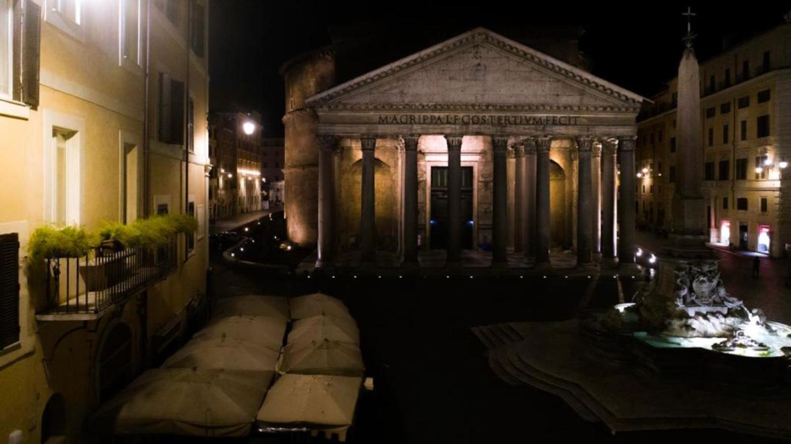 Pantheon Balcony Morgana * Roma